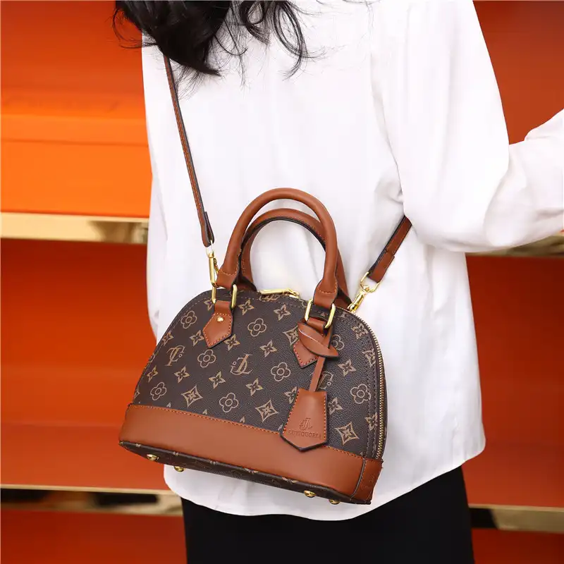 Luxe LV Retro printed handbag